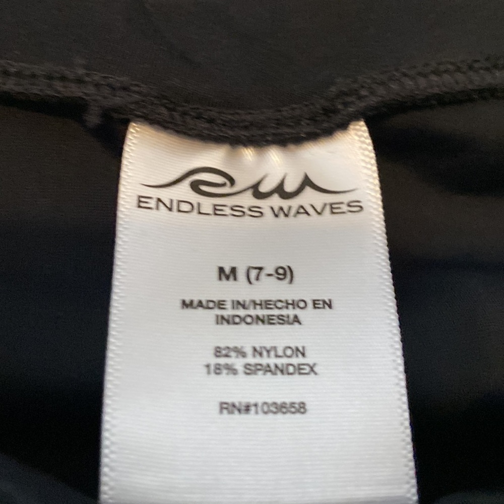 NWT ENDLESS WAVES RASHGUARD TOP - Picture 3 of 7